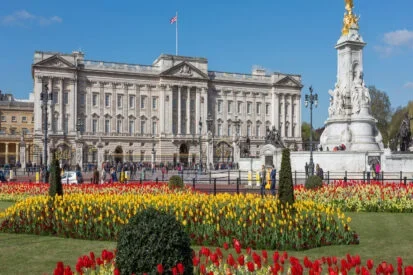 Buckingham_Palace_from_gardens_London_UK_-_Diliff-scaled-413x275