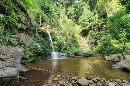 Montha-Than-Waterfall-Chiang-Mai-7 (1)