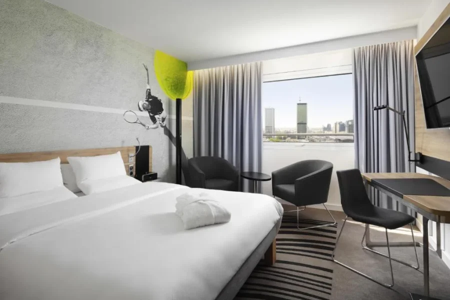 نوفوتيل وارسزاوا سينترام