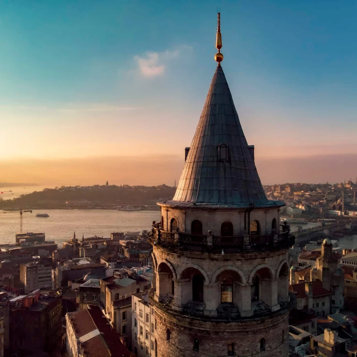 اليوم الثامن